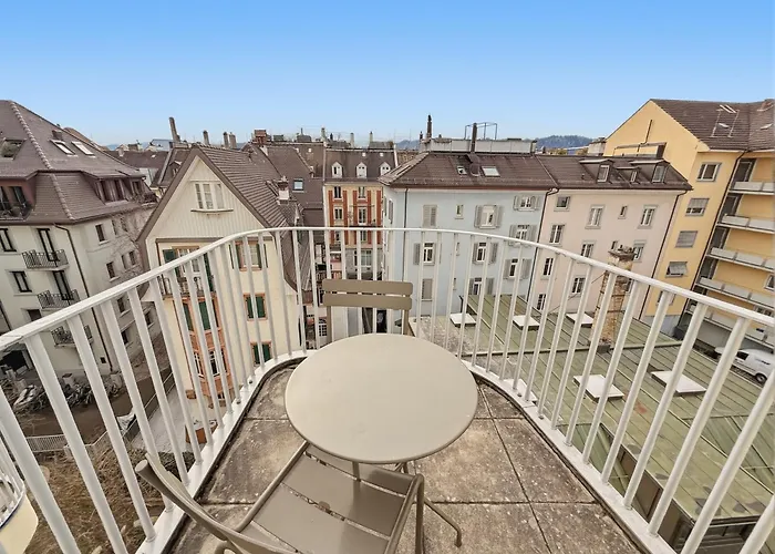 Comfortable 1br Flat At Great Location - Baron 44 *